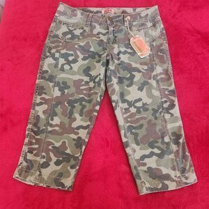NWT No Boundaries Capri Pants Juniors Zipper Crop Camouflage 100% Cotton Size 9